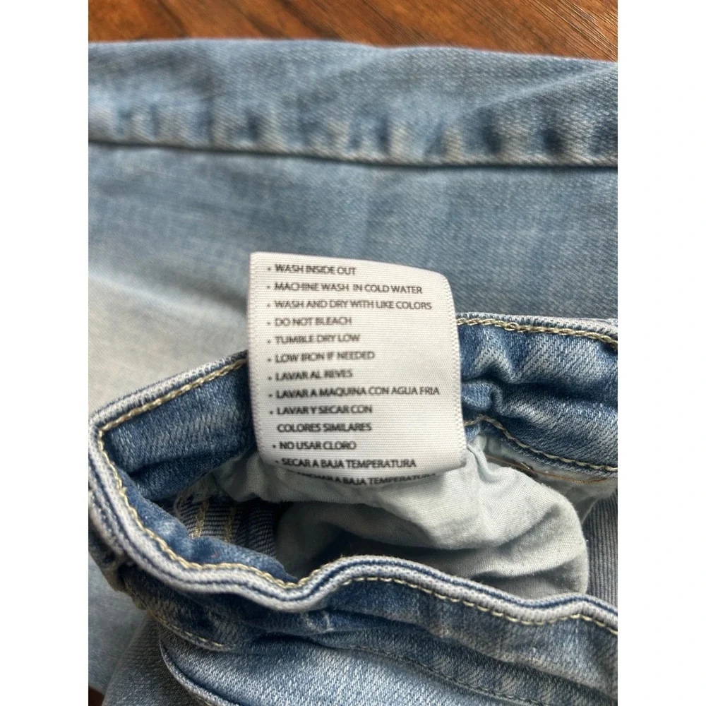 KanCan Sun-Faded Distressed Bermuda Denim Shorts Womens 30 - Picture 10 of 11